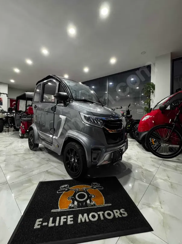 EK OTOPOWER dan VOLTA EV1 SHOWROOM ARACI 