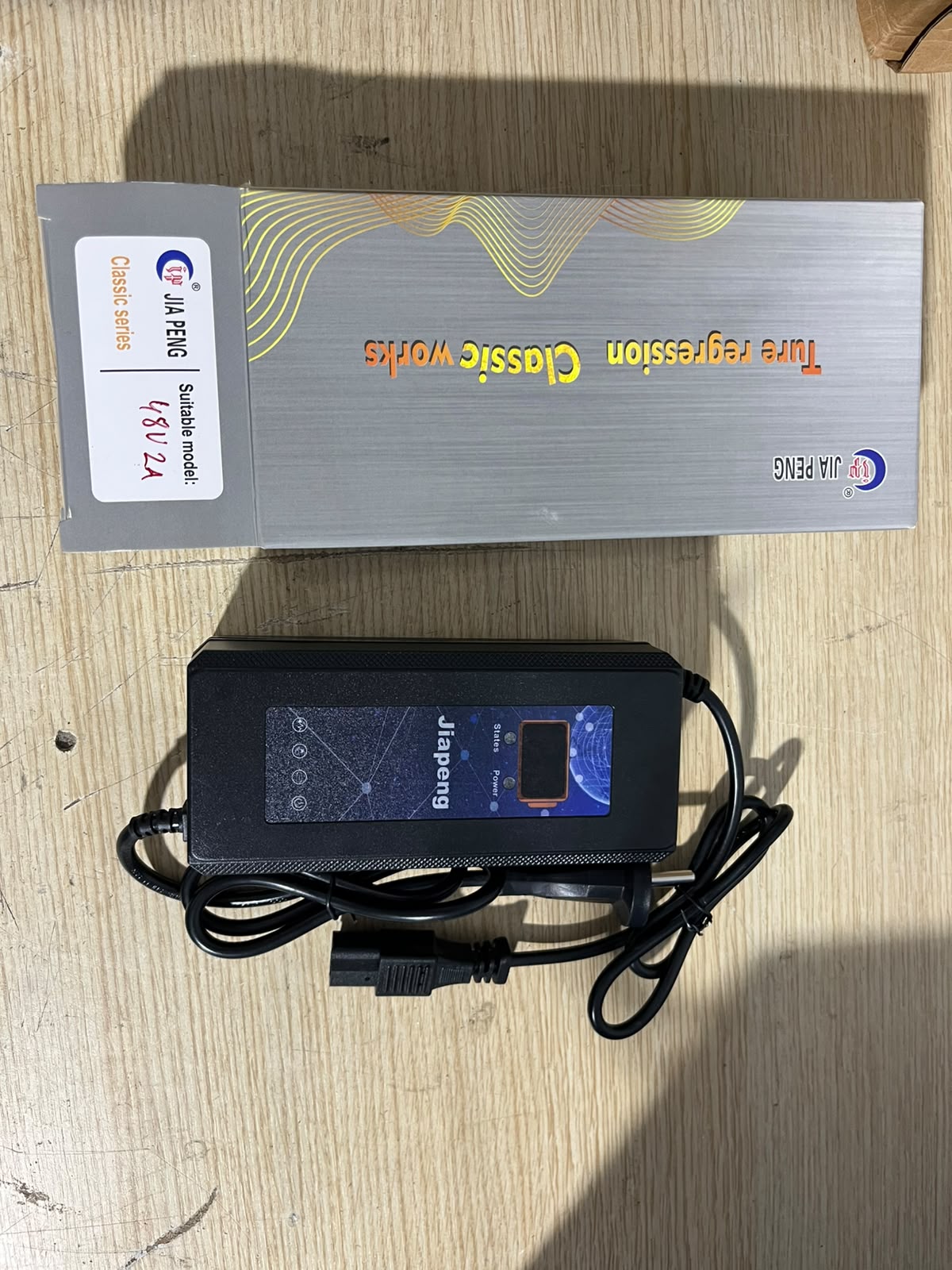 JIA PENG 59.2V 2.0A Sarj Aleti / Göstergeli / Sıfır / Kutulu /Plastik 