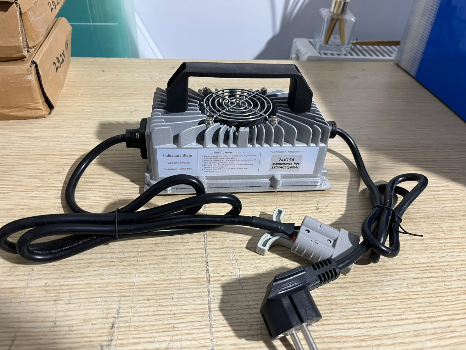 OEM Onboard Charger 29.2V 15A Sarj Aleti / Sıfır /Metal / Taşınabilir / 8S LifePO4