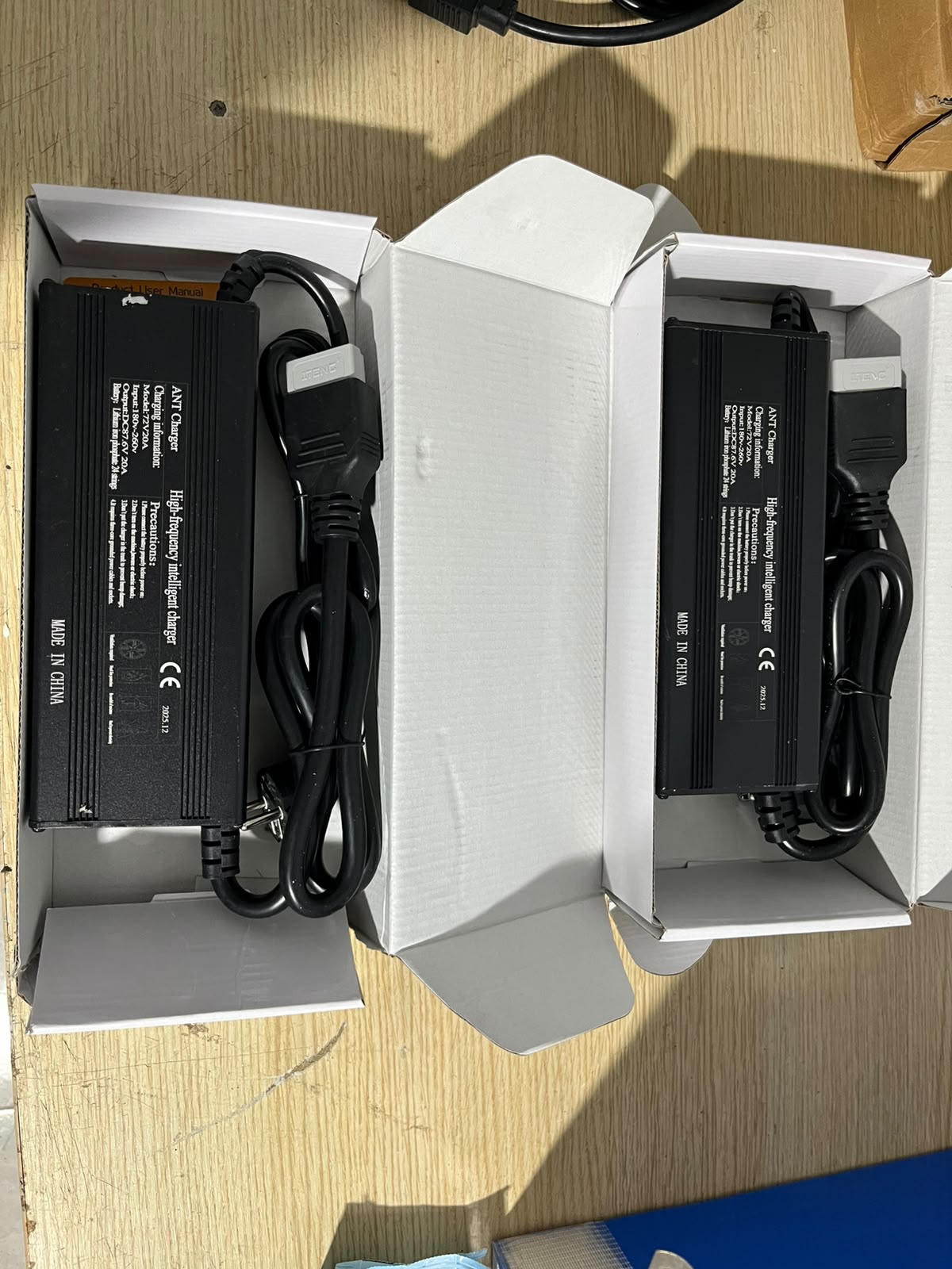 ANT Charger 87.6V 20A Sarj Aleti / Sıfır / Kutulu /Metal /24S LİFEPO4